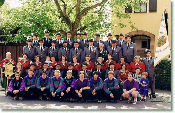 Schützenverein Großweingarten Gruppenfoto zum 100-jährigen Vereinsjubiläum